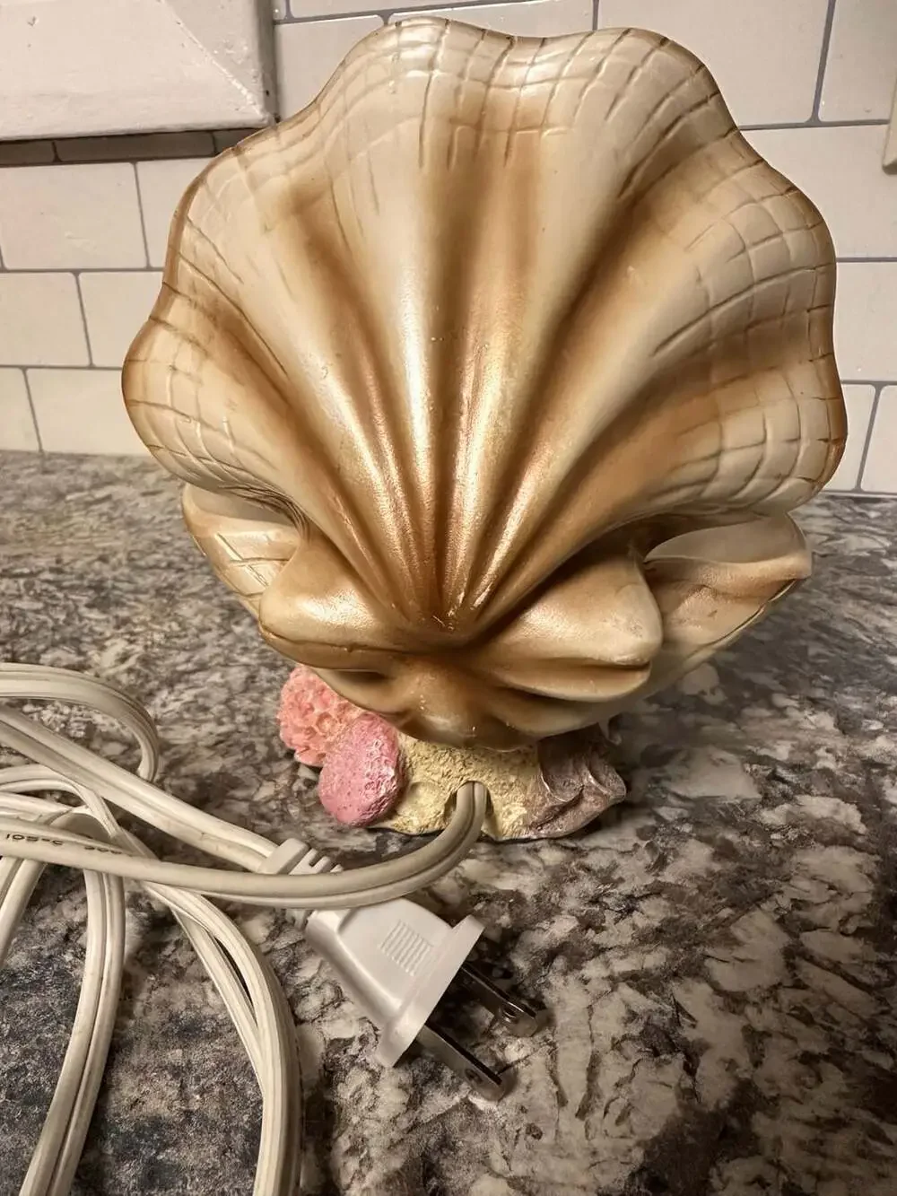 Coastal Clamshell Pearl Accent Night Light Lamp Handcrafted Resin